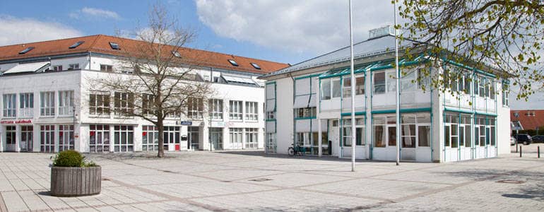 Ortsmitte Riedlen mit Rathaus